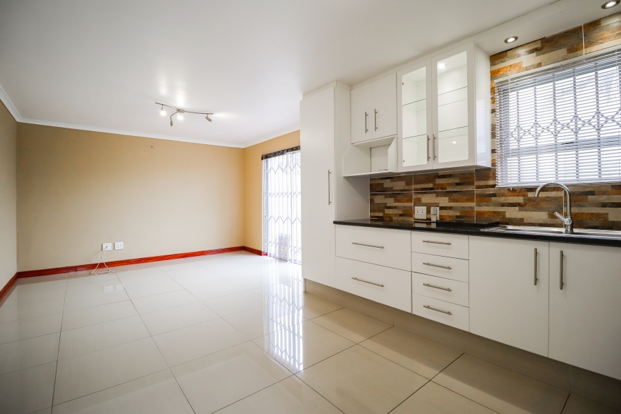 2 Bedroom Property for Sale in Goodwood Park Western Cape